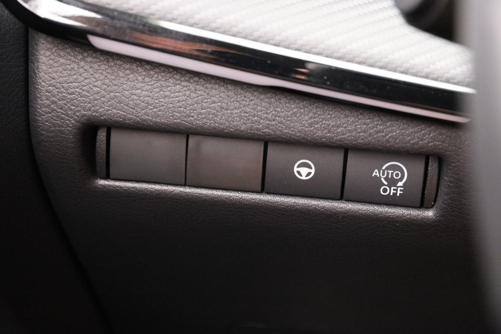 Nissan Kicks Vehicle Image 20