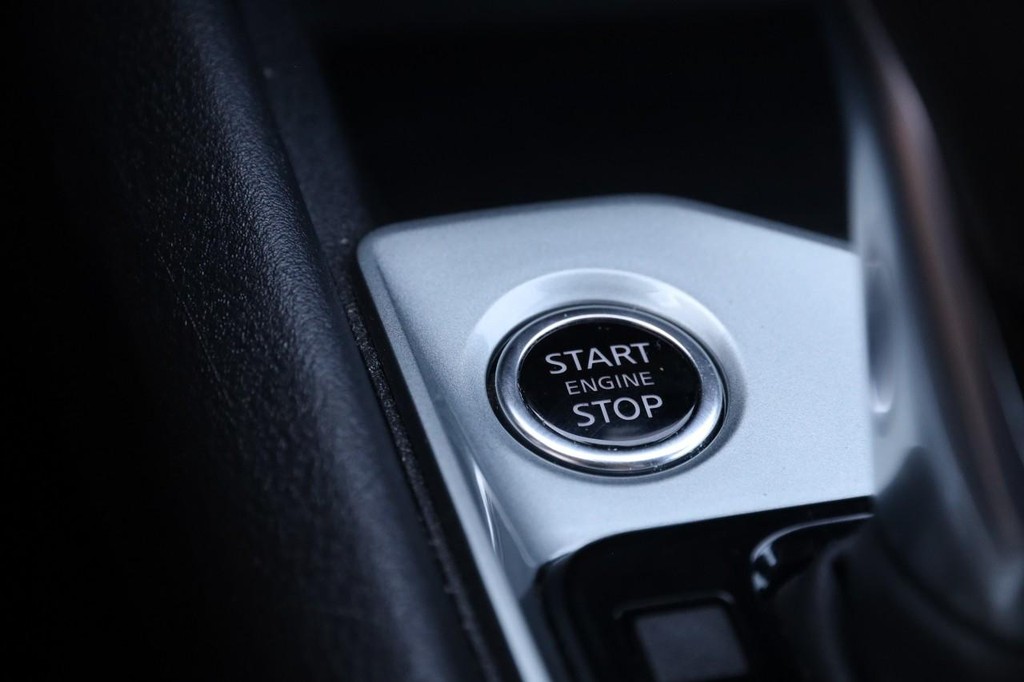 Nissan Altima Vehicle Image 18