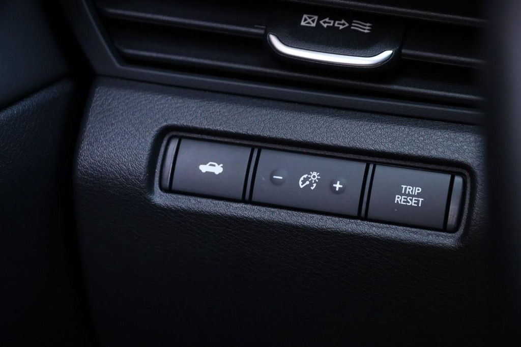 Nissan Altima Vehicle Image 19