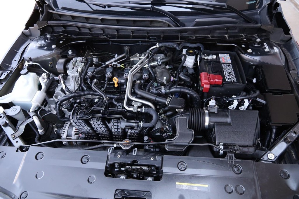 Nissan Altima Vehicle Image 27