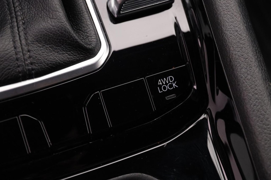 Jeep Compass Vehicle Image 19