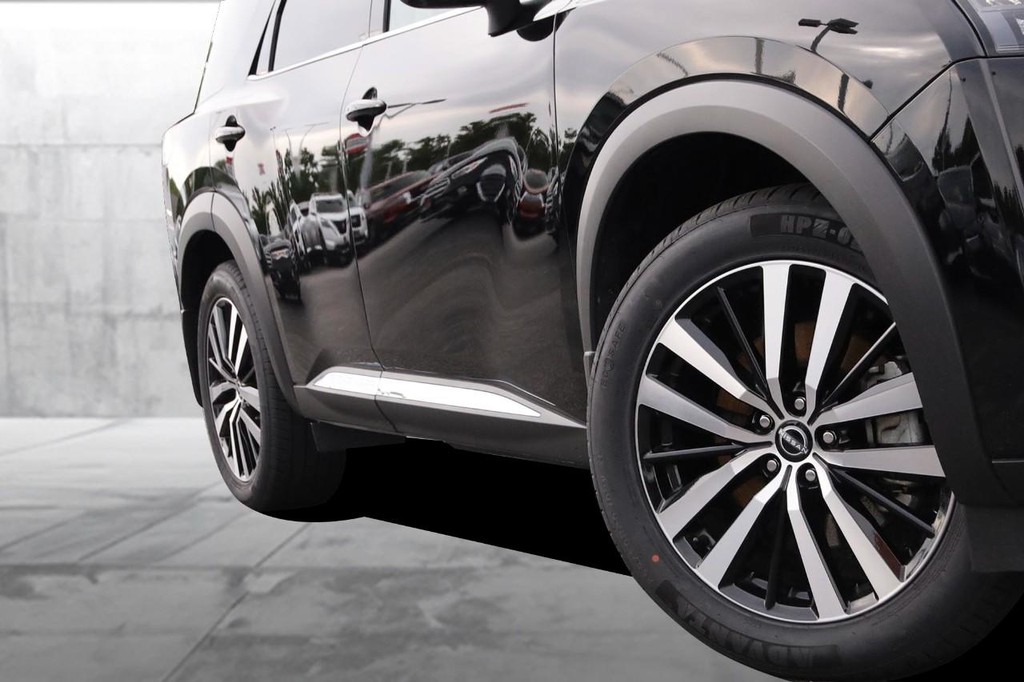 Nissan Pathfinder Vehicle Image 03