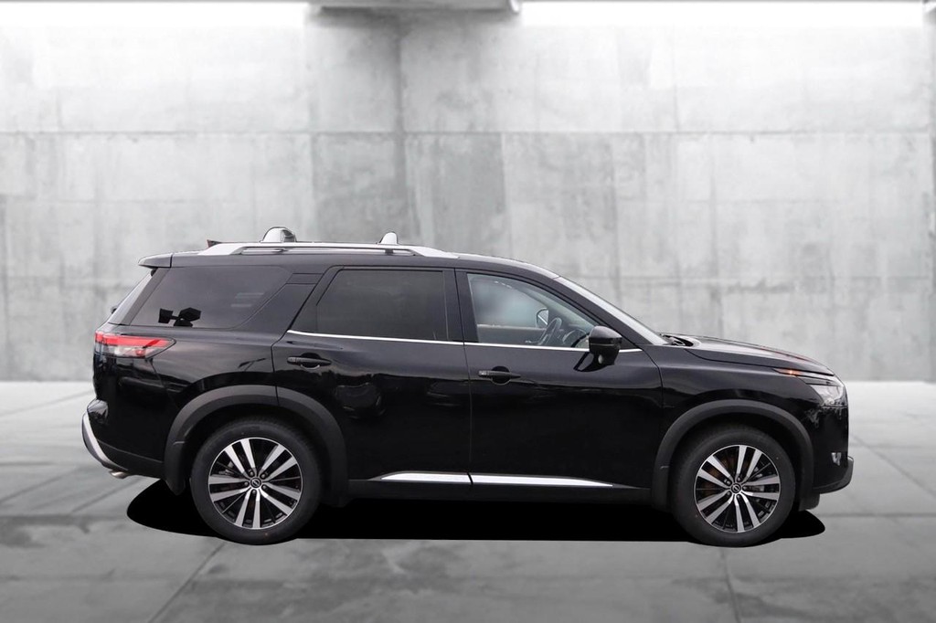 Nissan Pathfinder Vehicle Image 05