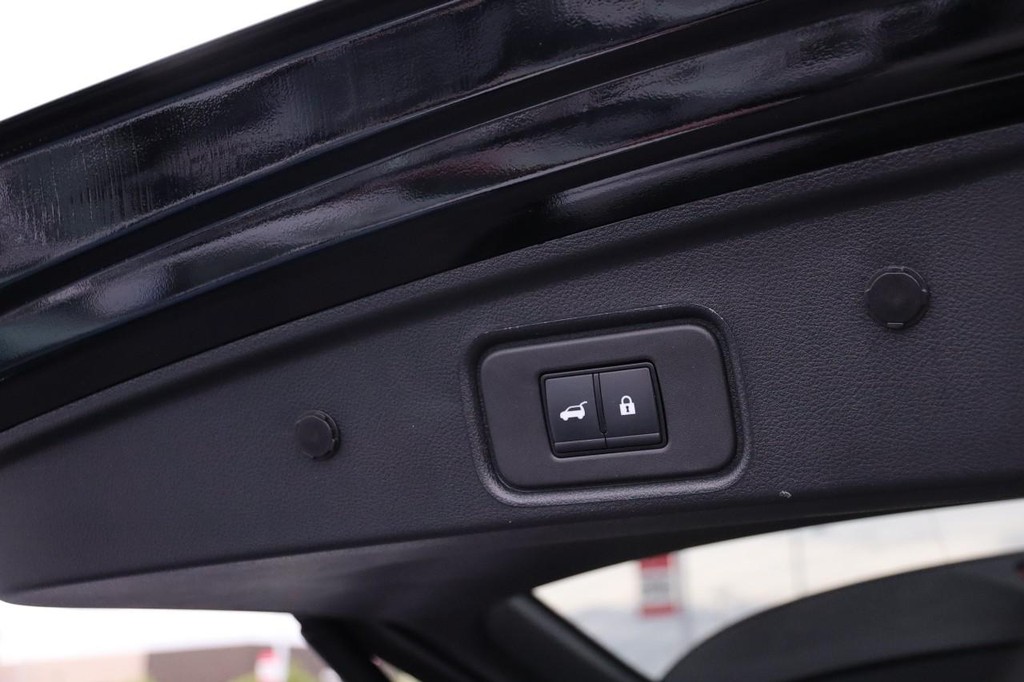 Nissan Pathfinder Vehicle Image 08