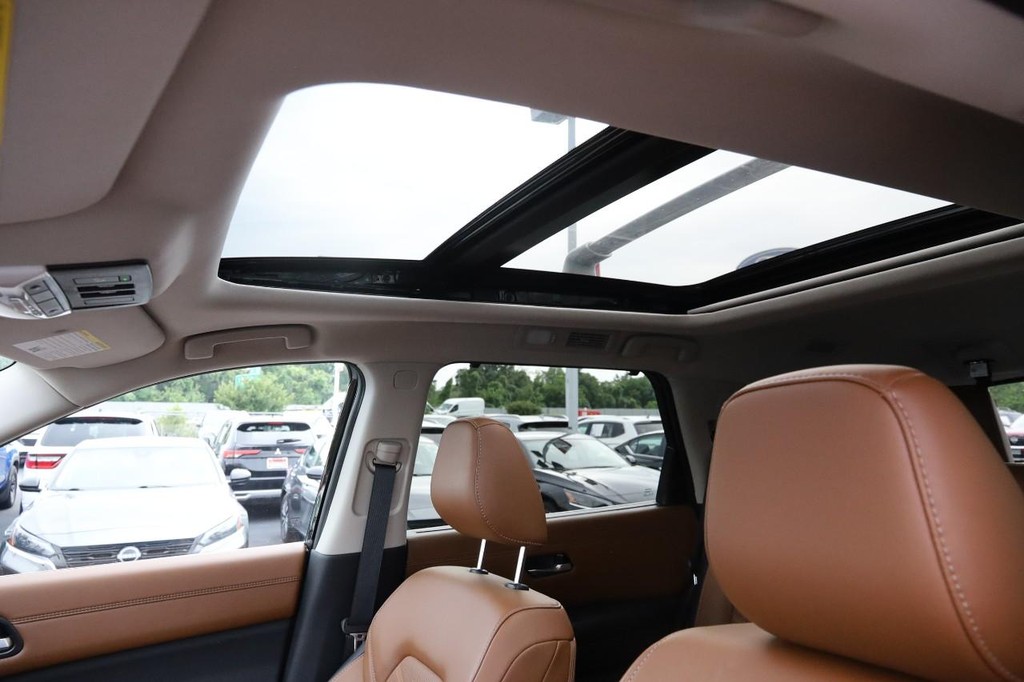 Nissan Pathfinder Vehicle Image 09