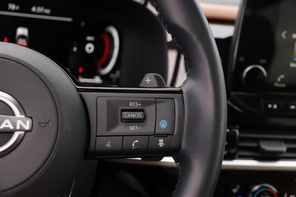 Nissan Pathfinder Vehicle Image 15