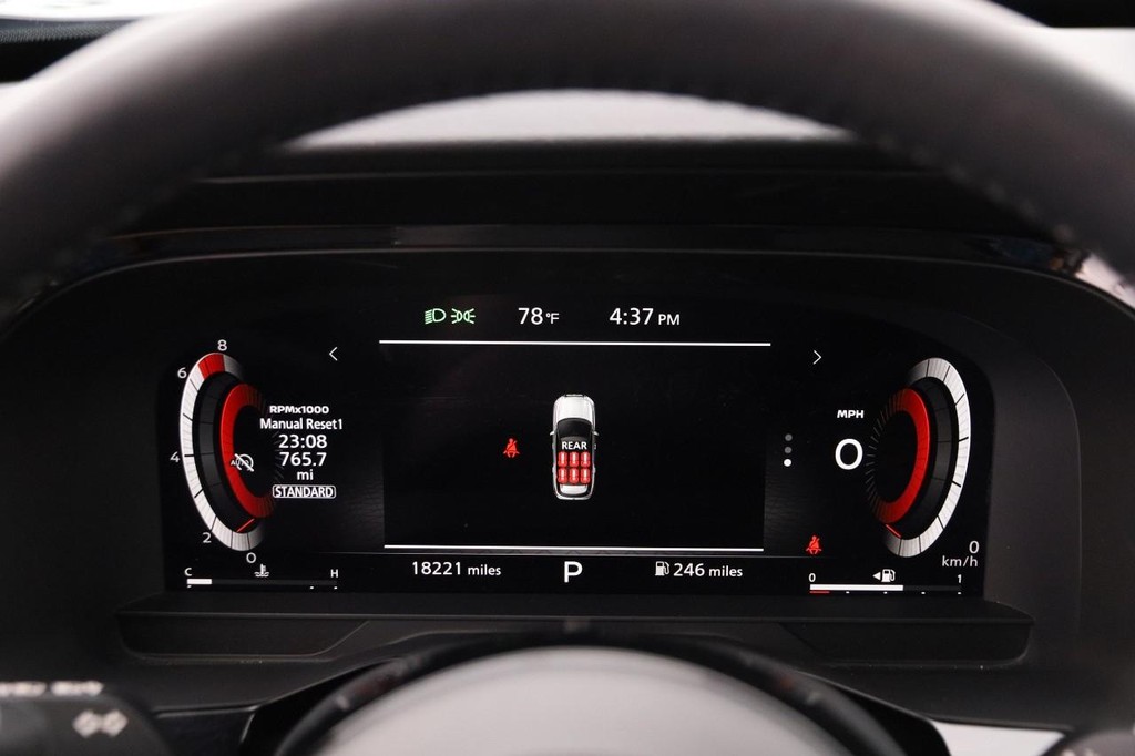 Nissan Pathfinder Vehicle Image 16
