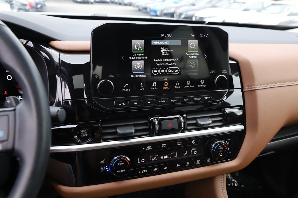 Nissan Pathfinder Vehicle Image 18