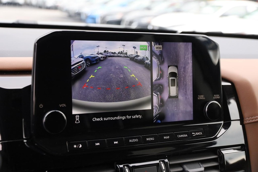 Nissan Pathfinder Vehicle Image 20