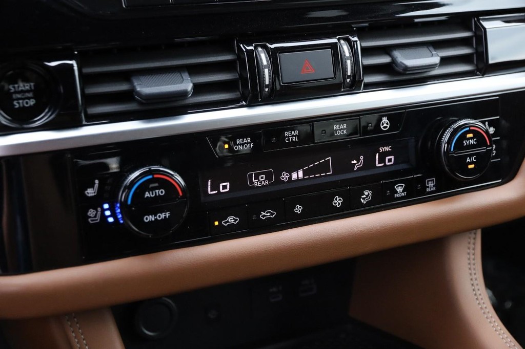 Nissan Pathfinder Vehicle Image 21