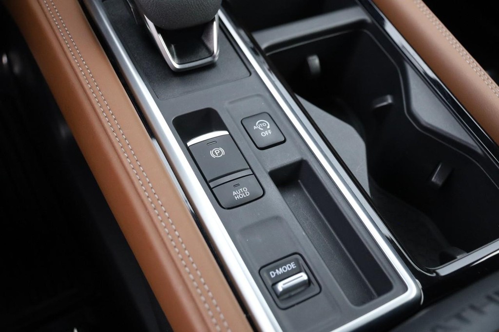 Nissan Pathfinder Vehicle Image 22