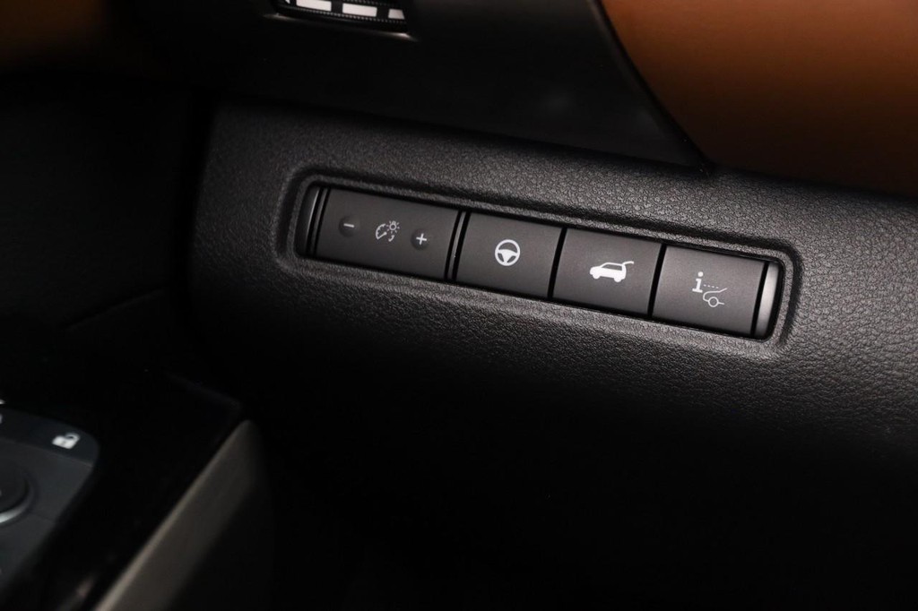 Nissan Pathfinder Vehicle Image 23