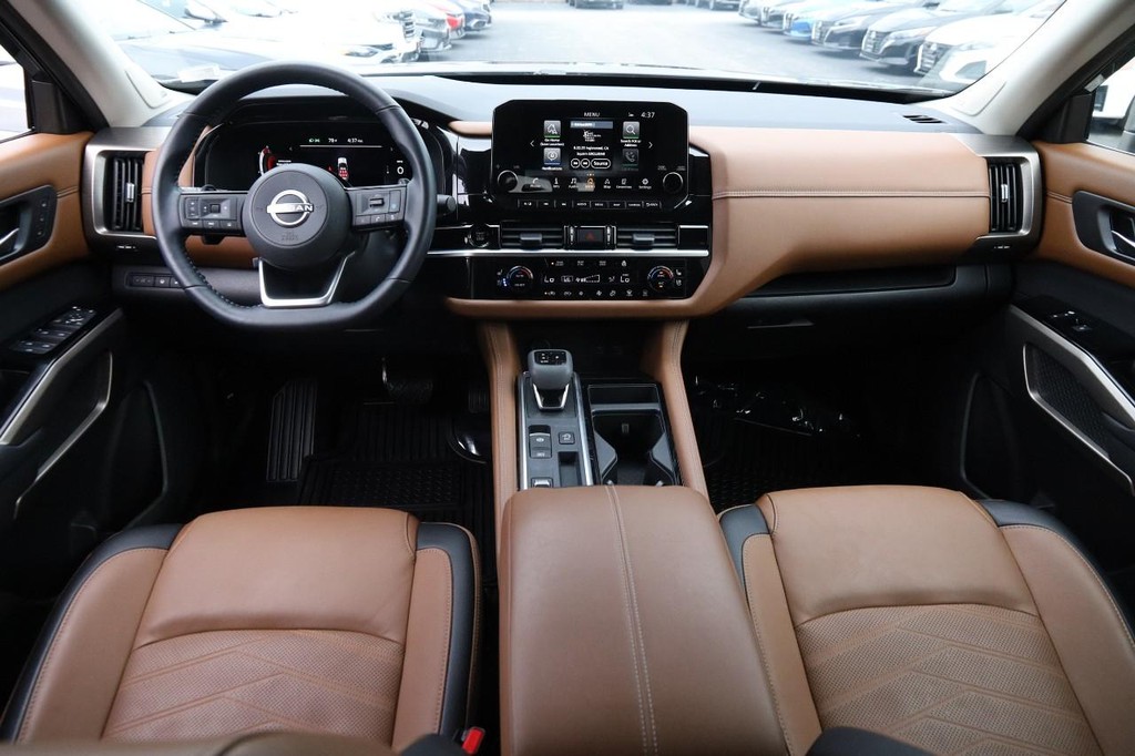 Nissan Pathfinder Vehicle Image 24