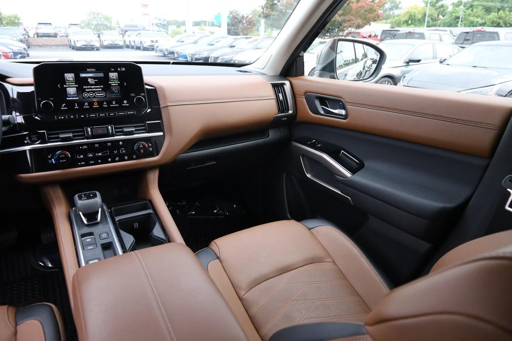 Nissan Pathfinder Vehicle Image 28