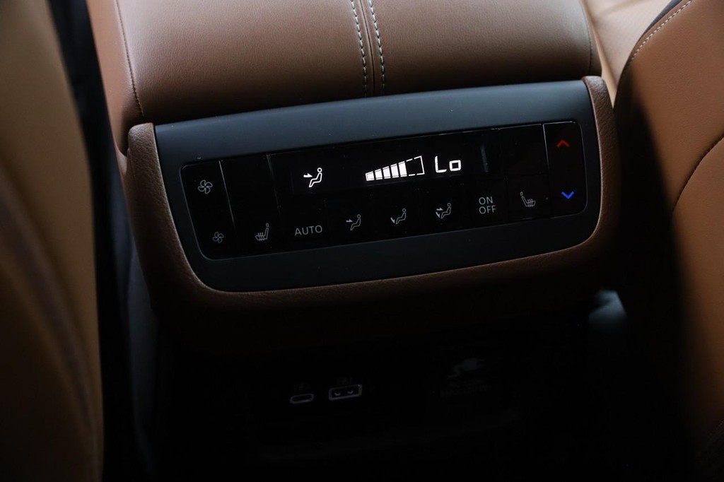 Nissan Pathfinder Vehicle Image 29
