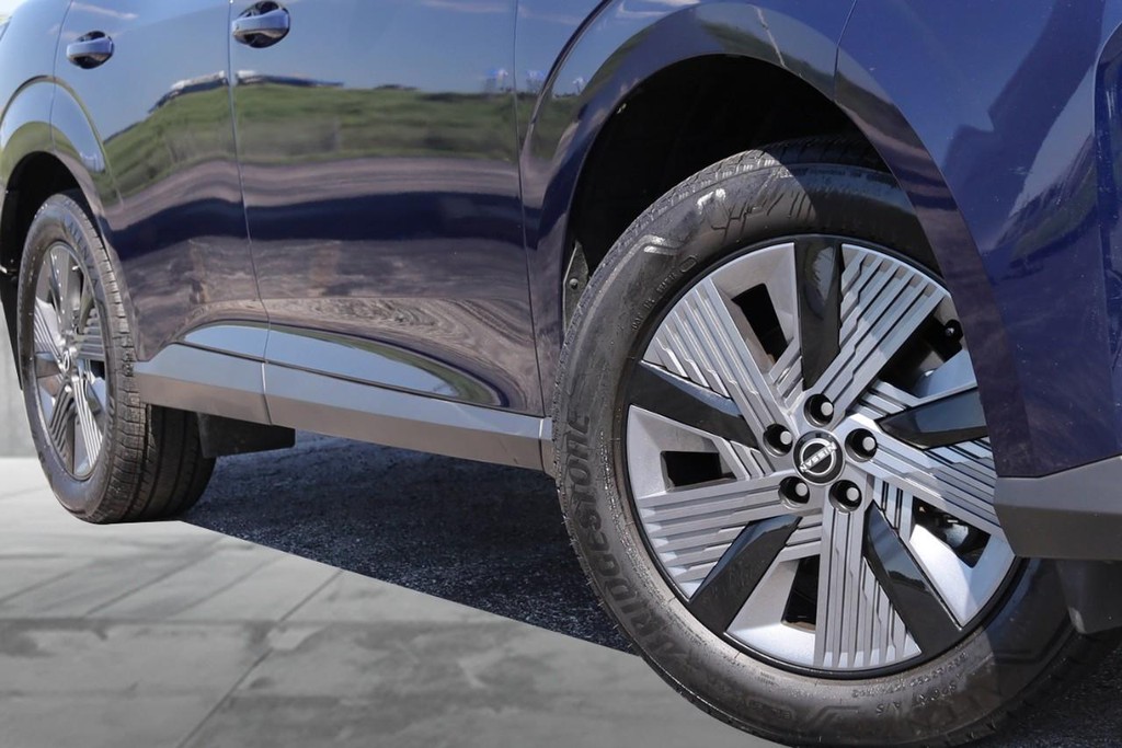 Nissan Murano Vehicle Image 03