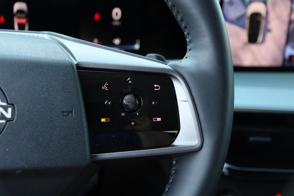 Nissan Murano Vehicle Image 14