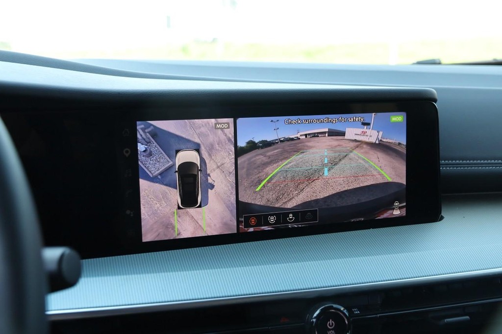 Nissan Murano Vehicle Image 17