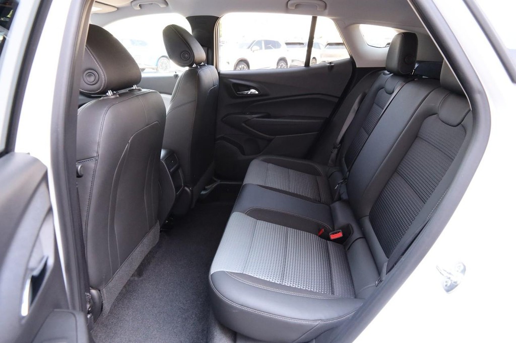 Chevrolet Trax Vehicle Image 09