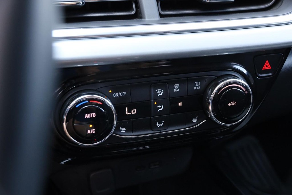 Chevrolet Trax Vehicle Image 18