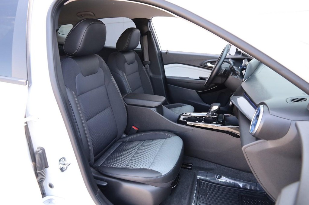 Chevrolet Trax Vehicle Image 26