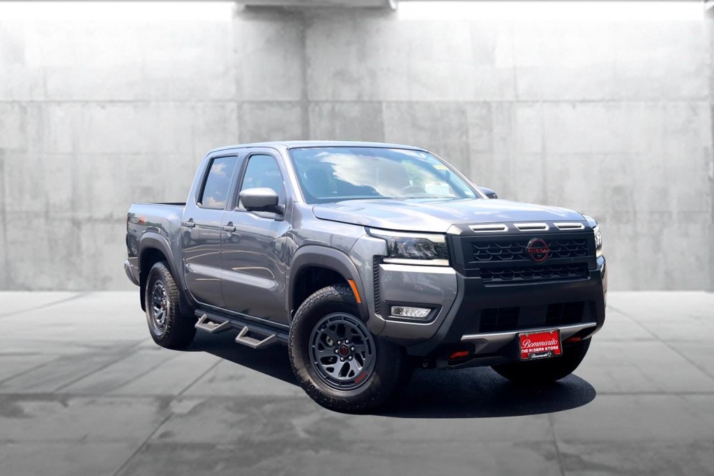 Nissan Frontier Vehicle Image 02