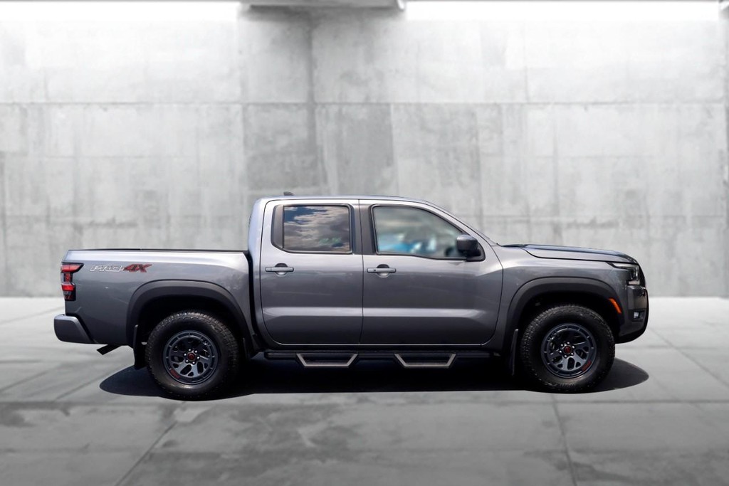 Nissan Frontier Vehicle Image 05