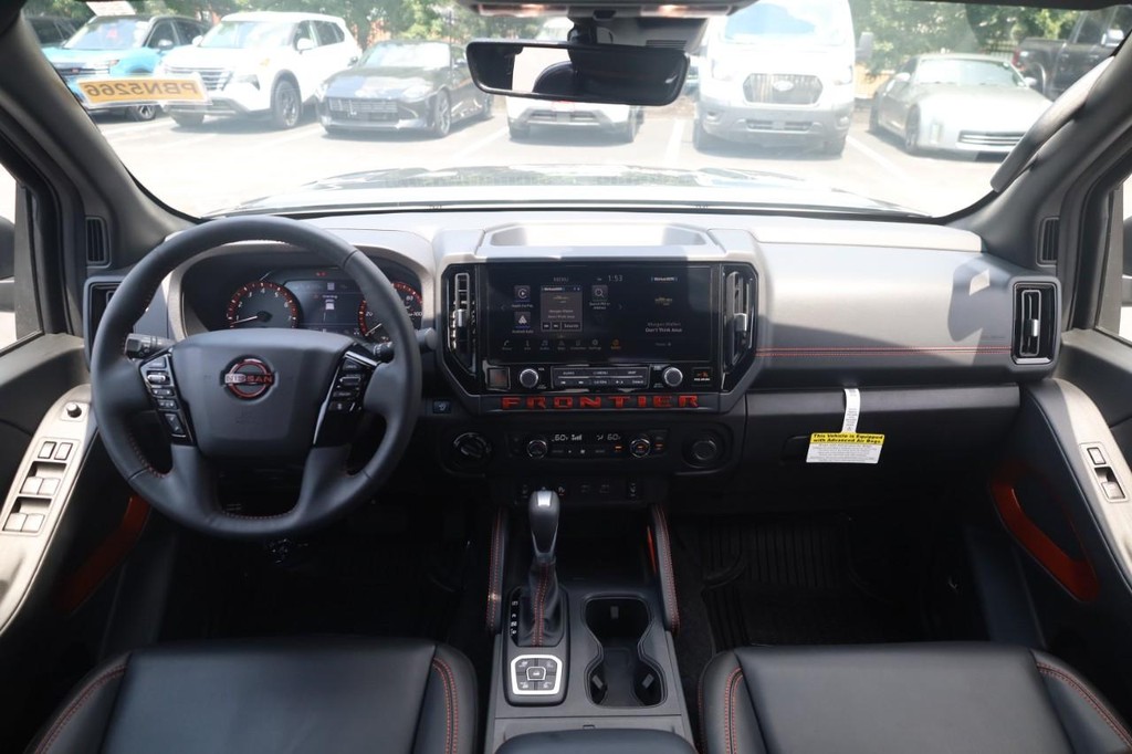 Nissan Frontier Vehicle Image 07