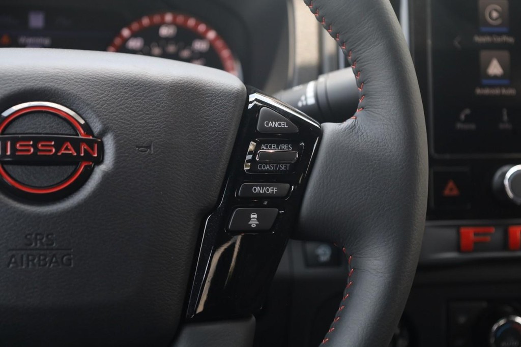 Nissan Frontier Vehicle Image 09