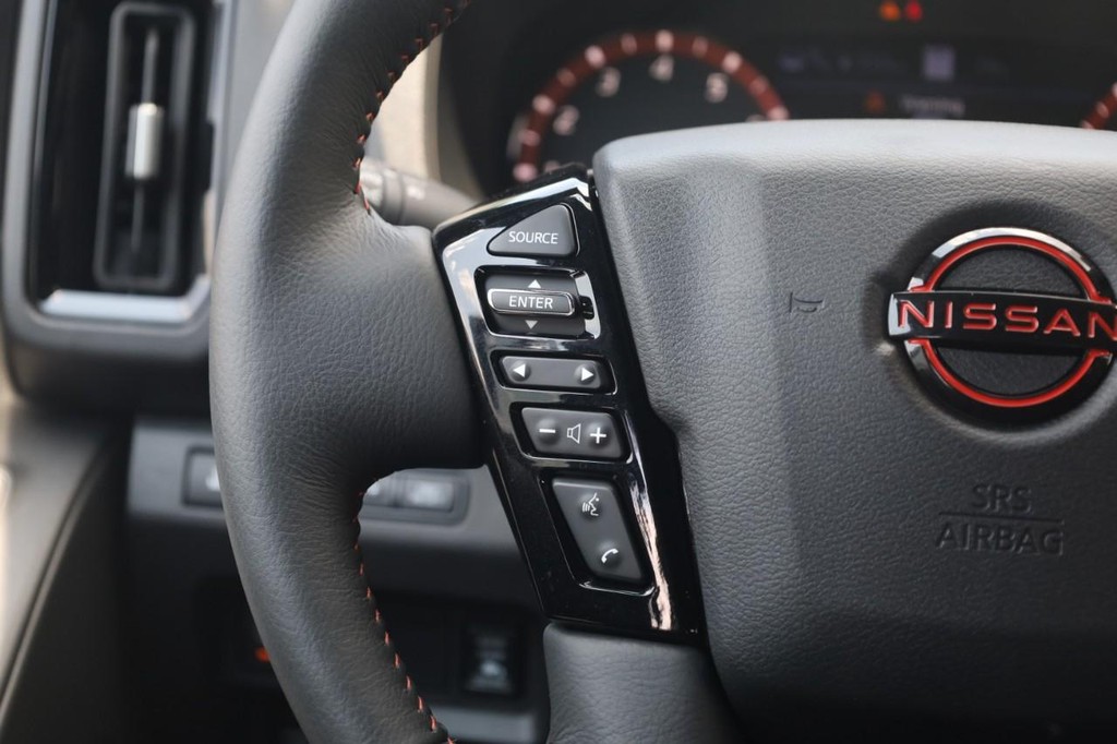 Nissan Frontier Vehicle Image 10