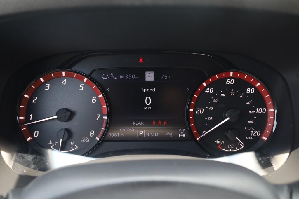 Nissan Frontier Vehicle Image 13