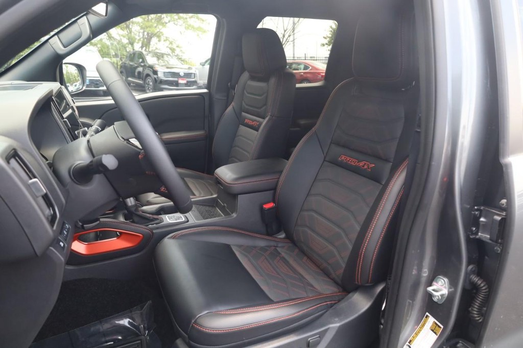 Nissan Frontier Vehicle Image 20