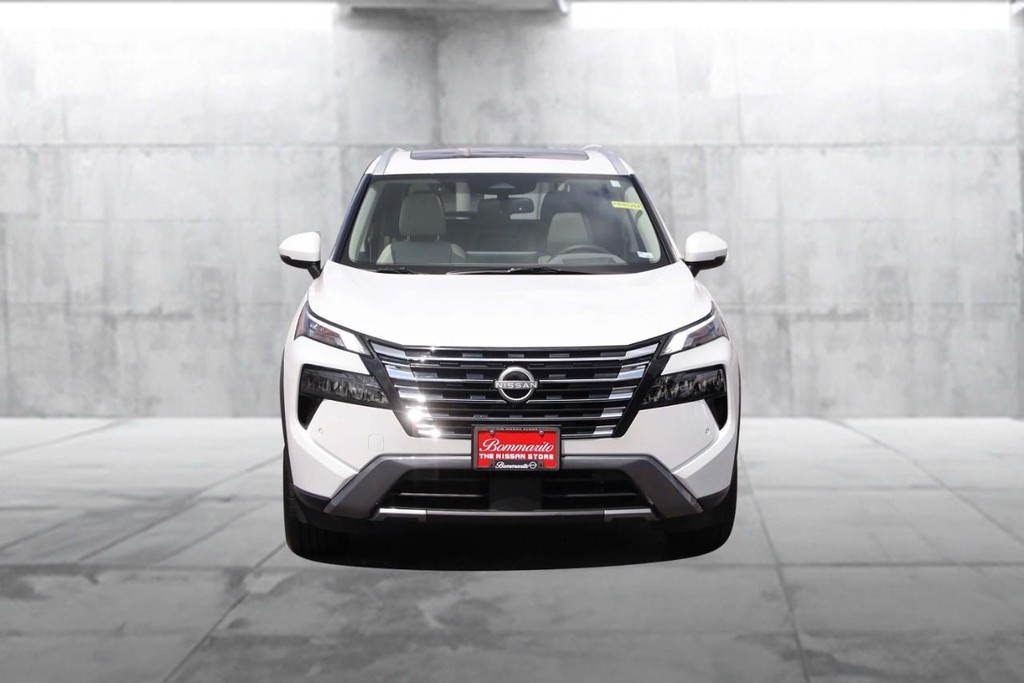 Nissan Rogue Vehicle Image 04