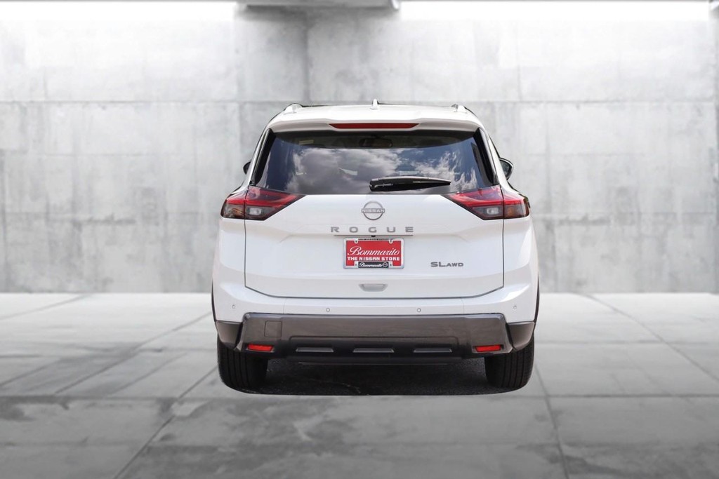 Nissan Rogue Vehicle Image 06
