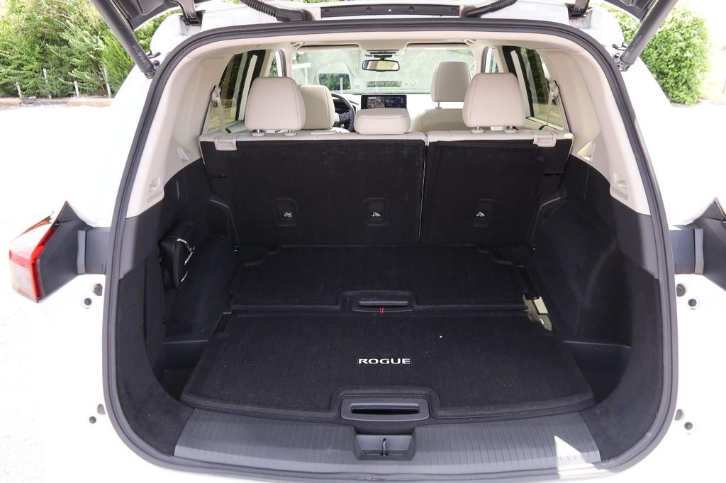 Nissan Rogue Vehicle Image 07