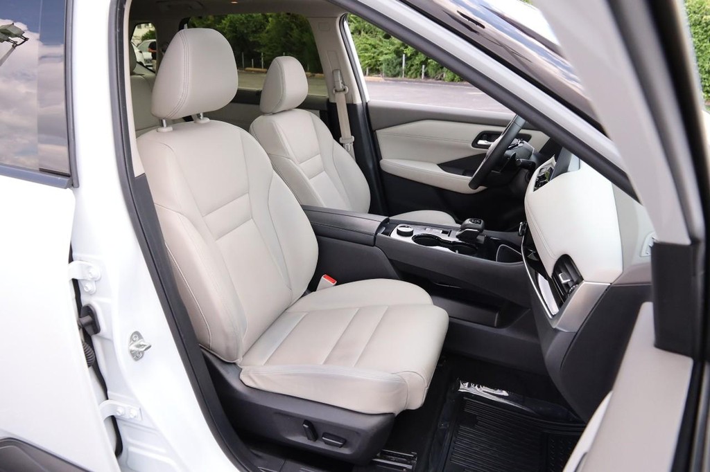 Nissan Rogue Vehicle Image 29