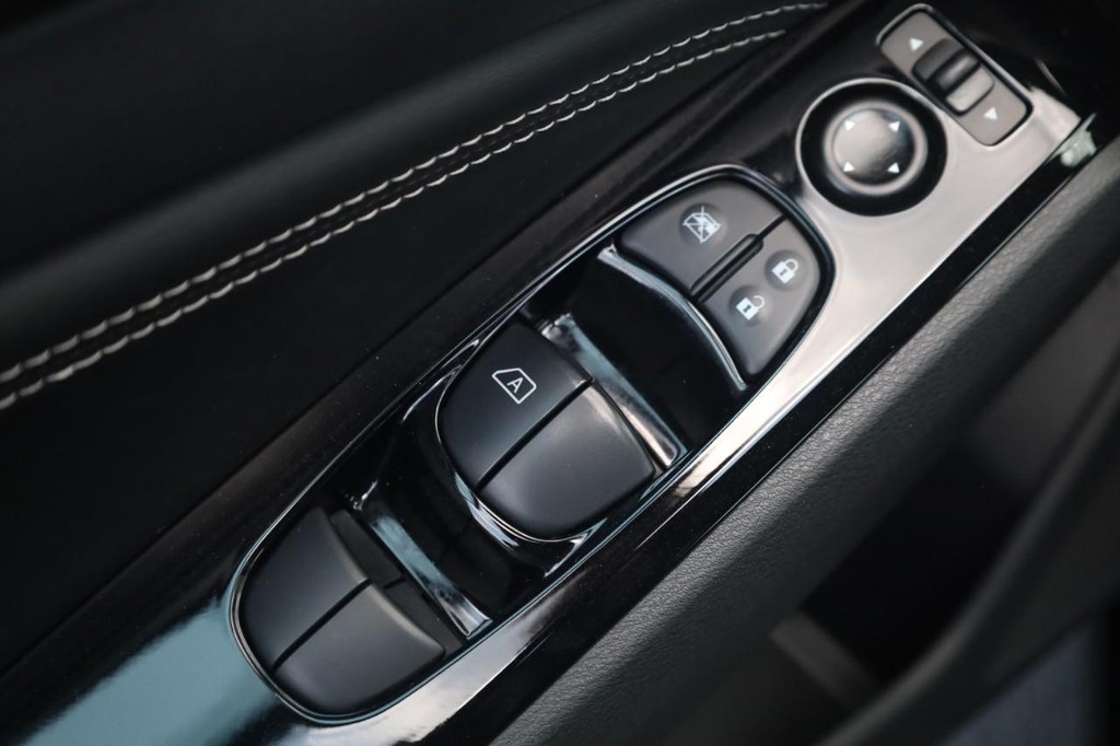 Nissan Altima Vehicle Image 11