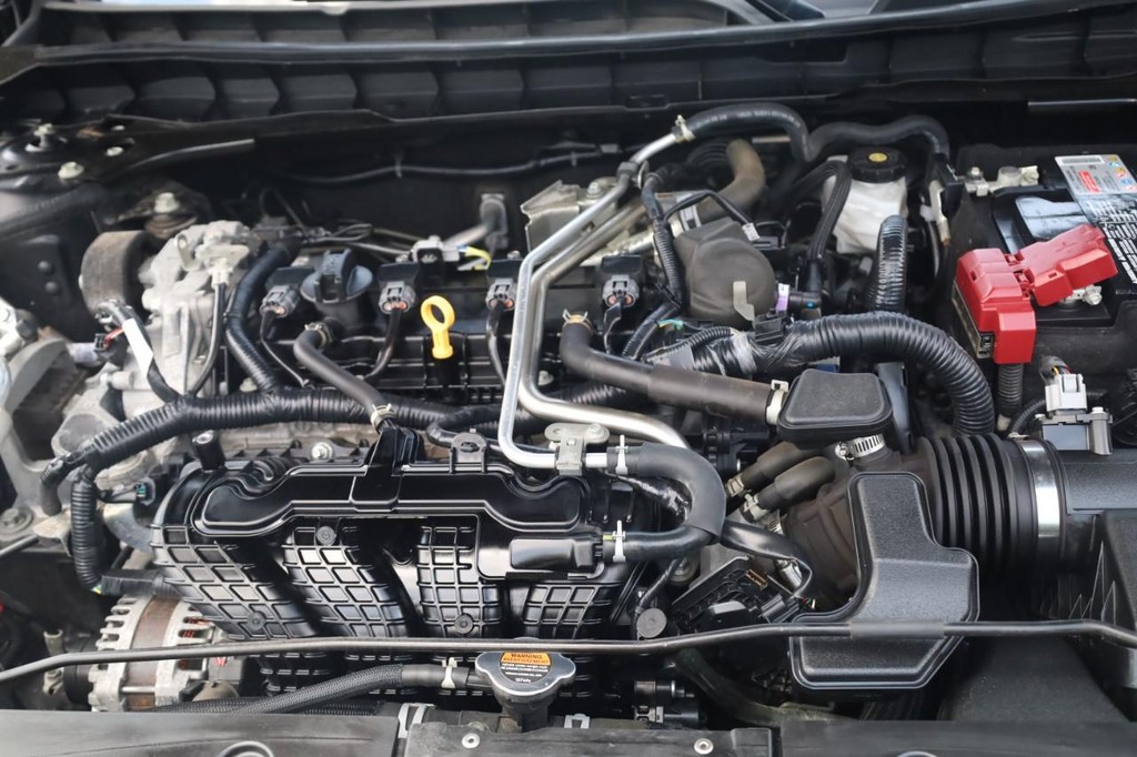 Nissan Altima Vehicle Image 25