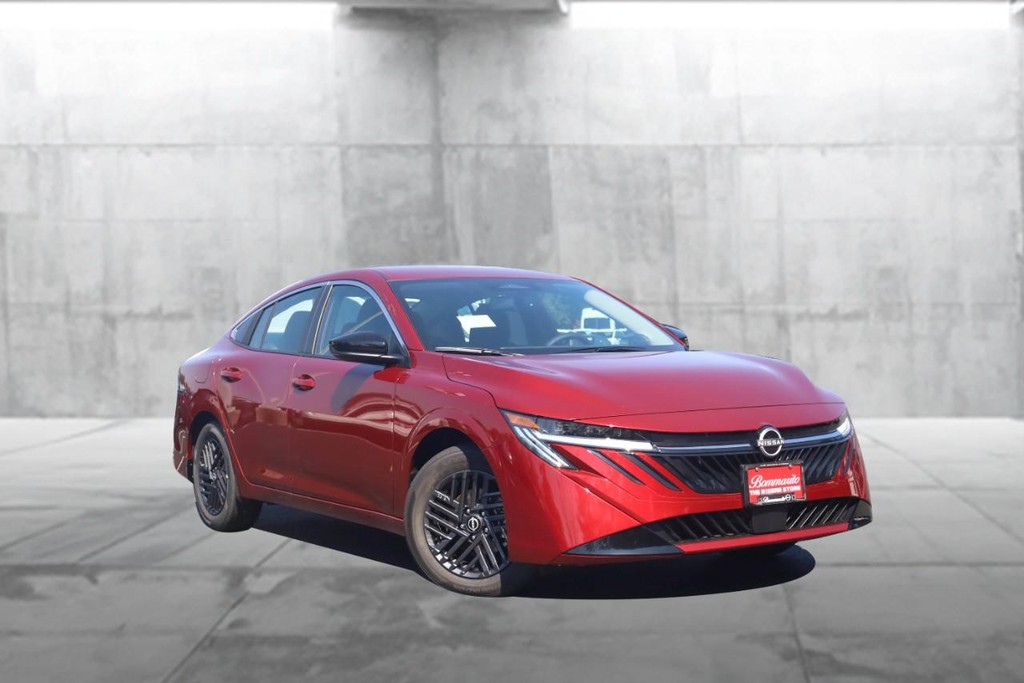 Nissan Sentra Vehicle Image 02