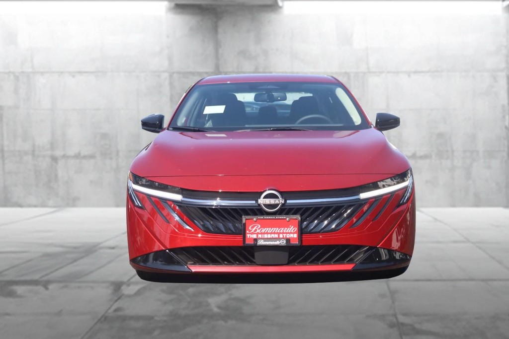 Nissan Sentra Vehicle Image 04