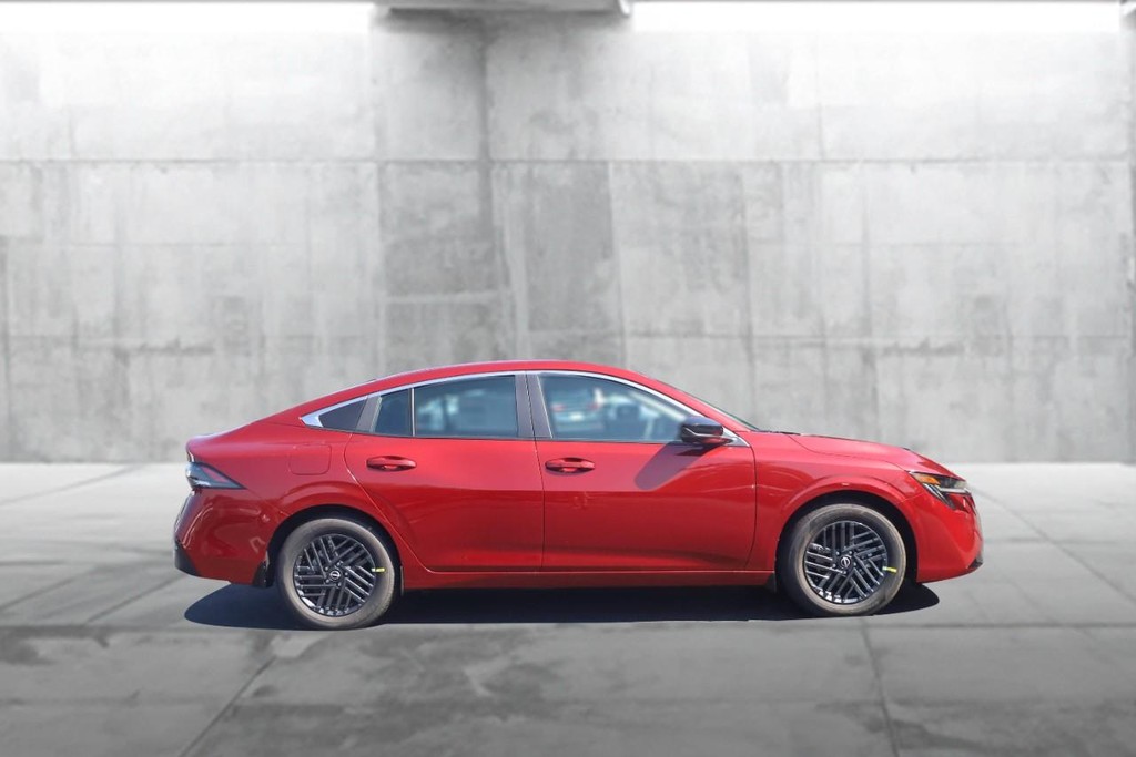 Nissan Sentra Vehicle Image 05