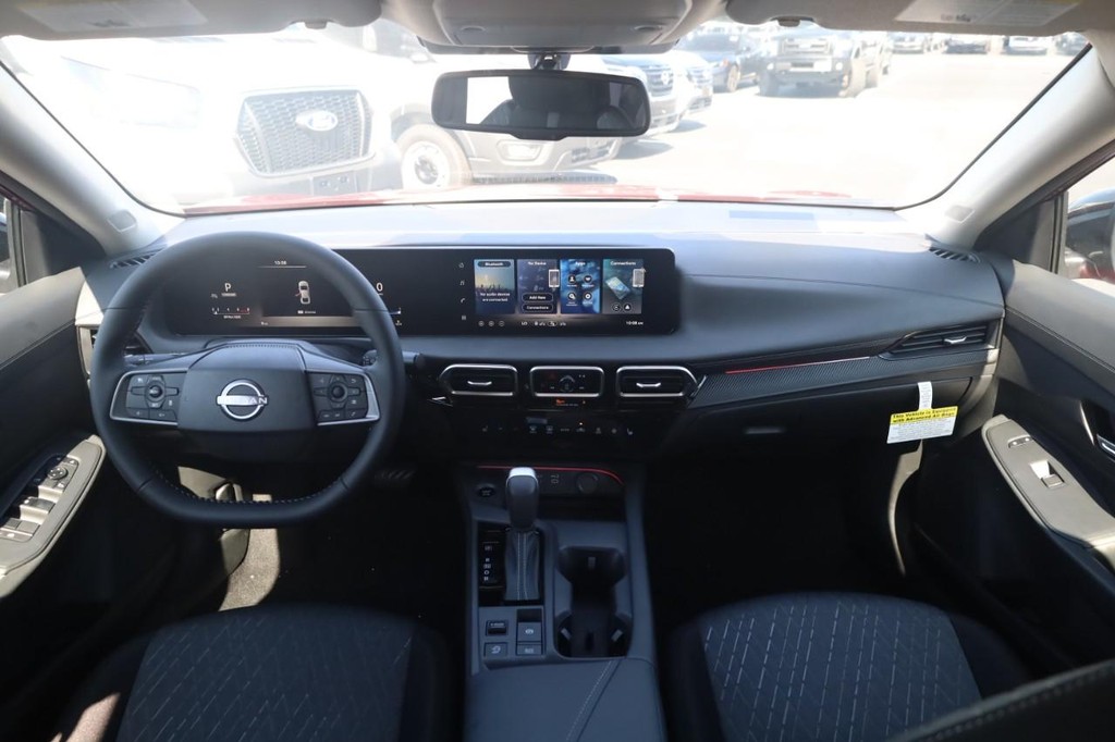 Nissan Sentra Vehicle Image 07