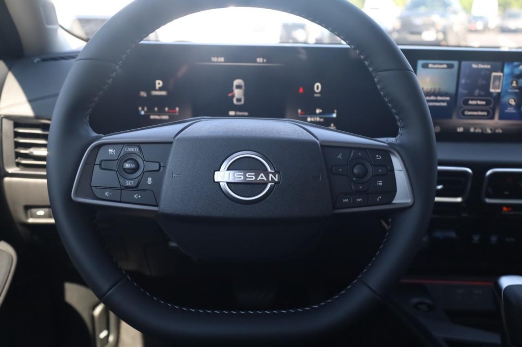 Nissan Sentra Vehicle Image 08