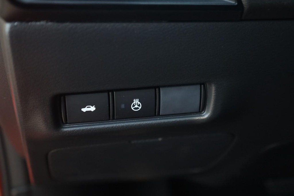 Nissan Sentra Vehicle Image 12