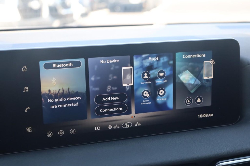 Nissan Sentra Vehicle Image 14