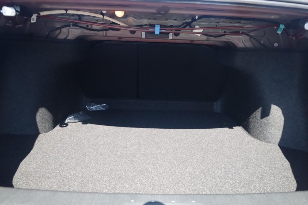 Nissan Sentra Vehicle Image 23
