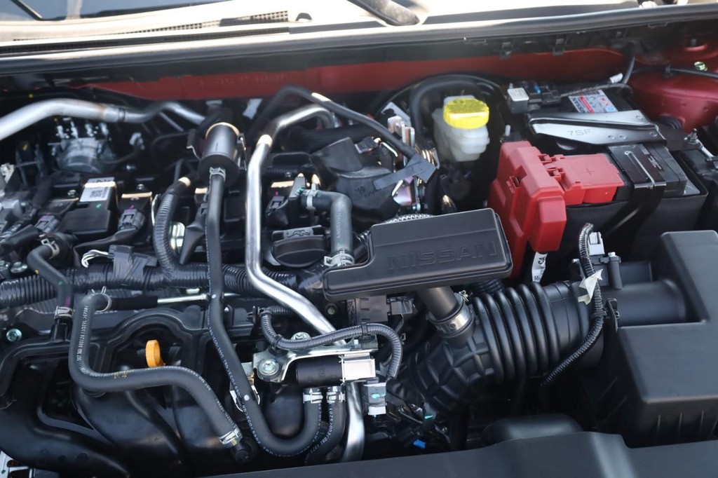 Nissan Sentra Vehicle Image 24