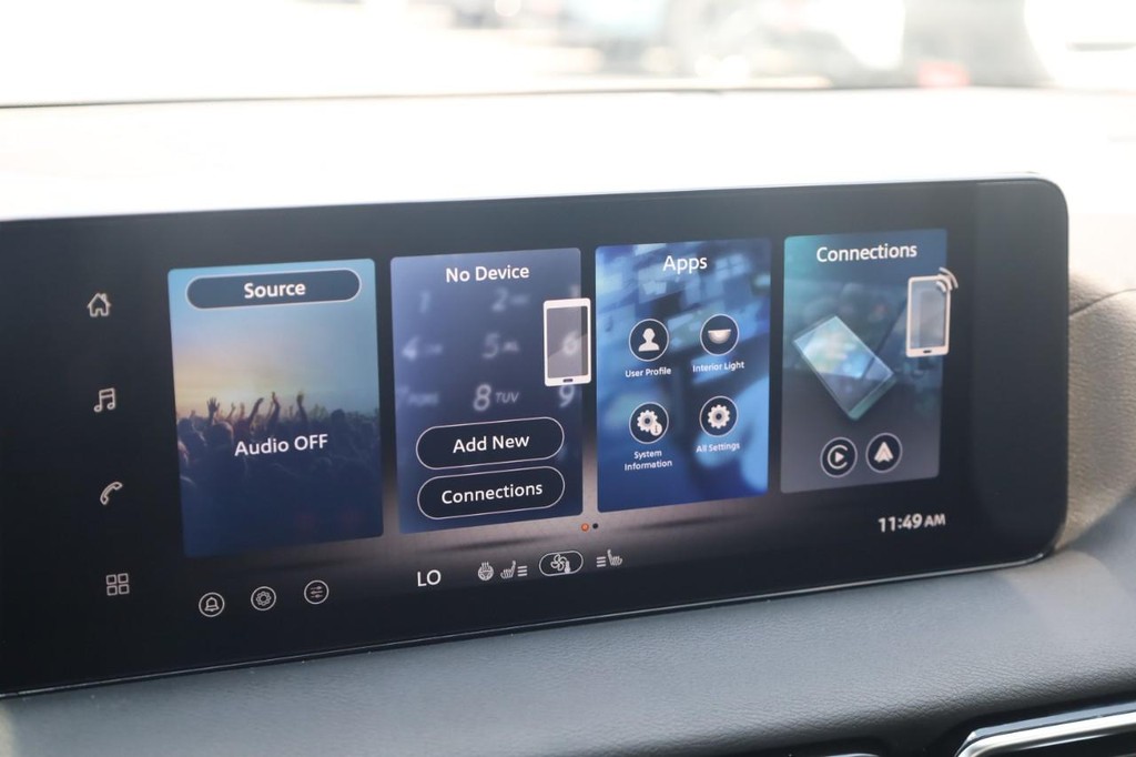 Nissan Sentra Vehicle Full-screen Gallery Image 14