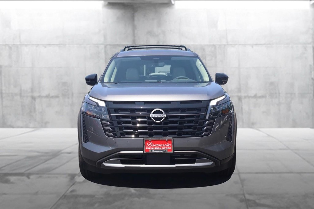 Nissan Pathfinder Vehicle Full-screen Gallery Image 4