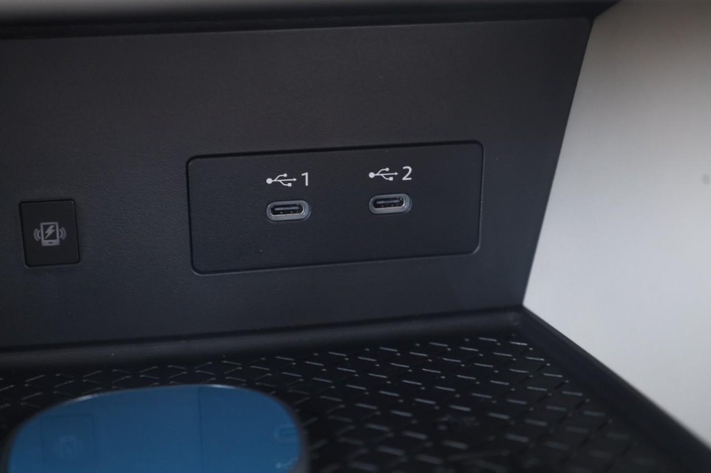 Nissan Pathfinder Vehicle Full-screen Gallery Image 17